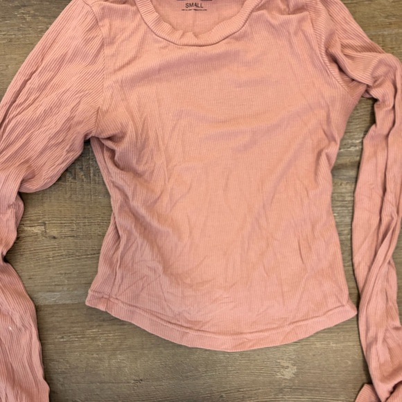 Cute long sleeves!! No damage, never worn - Picture 2 of 3